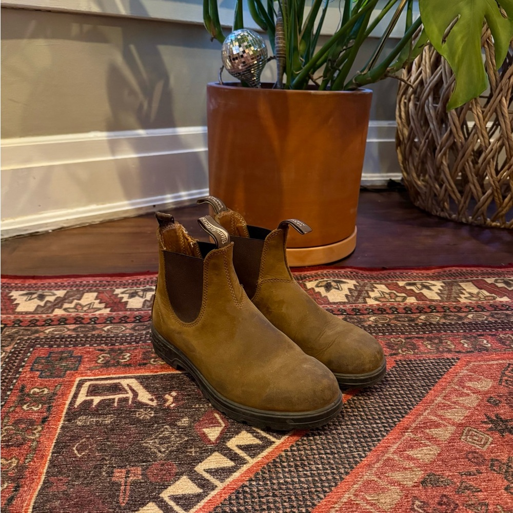 Blundstones - Saddle Brown - Women’s Size 9